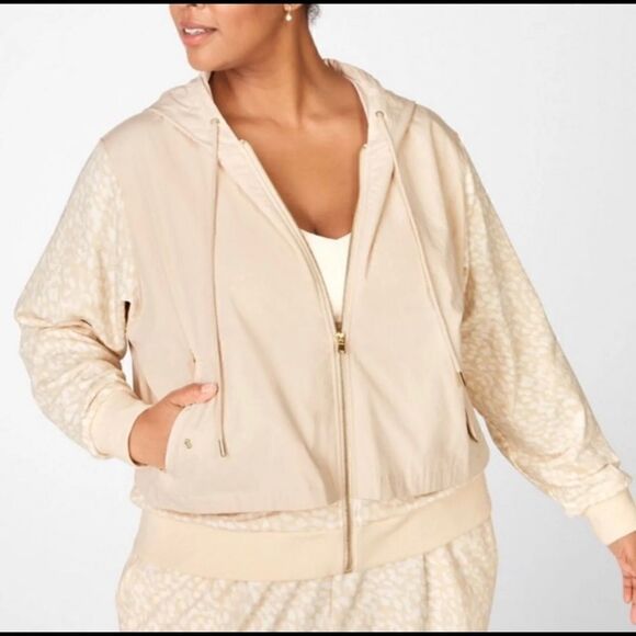🆕 FABLETICS | Lisi Boxy Jacket - Picture 1 of 9